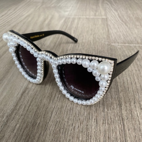 Fashion Pearl Cat Eye Sunglasses - Picture 3 of 5